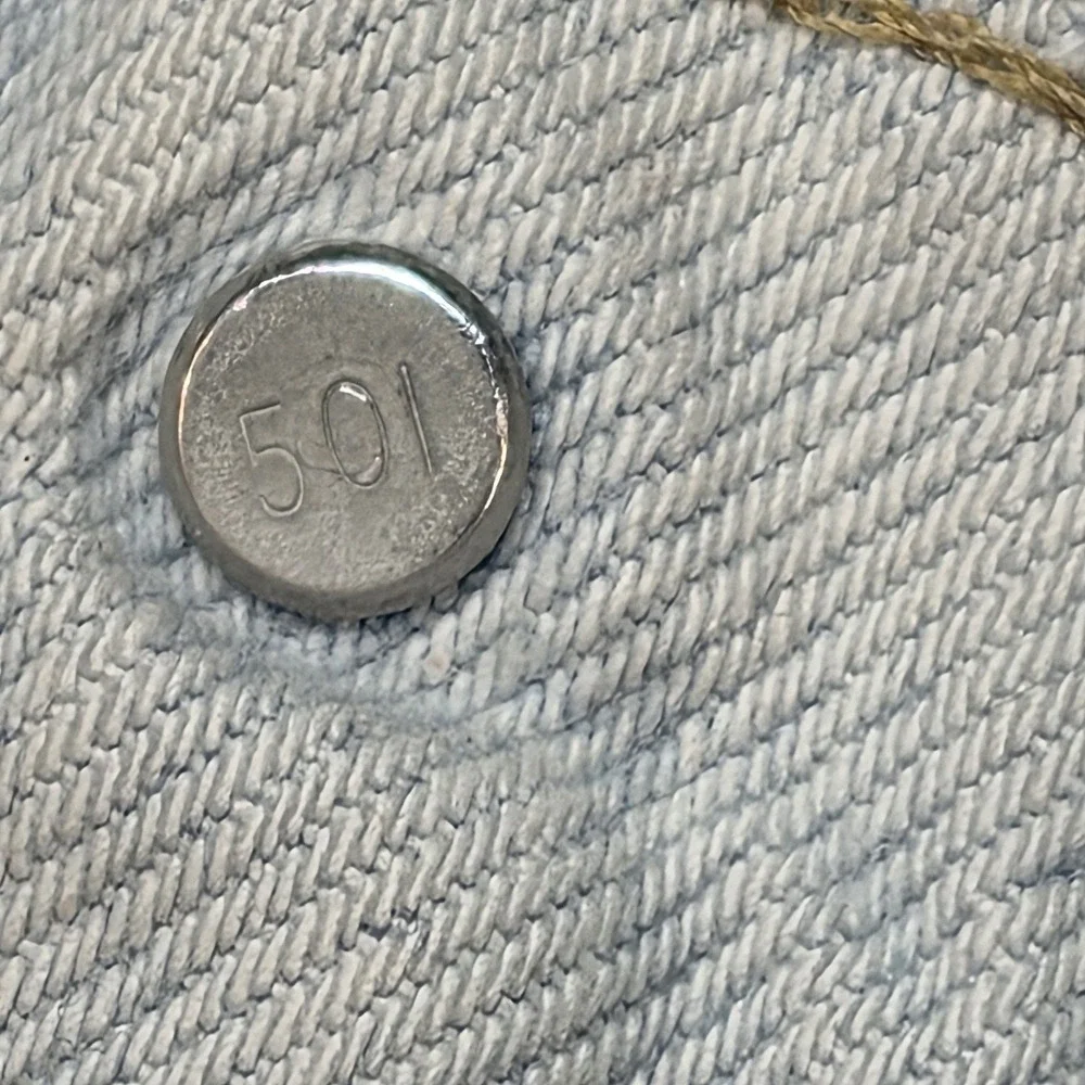 Levis perfectly broken